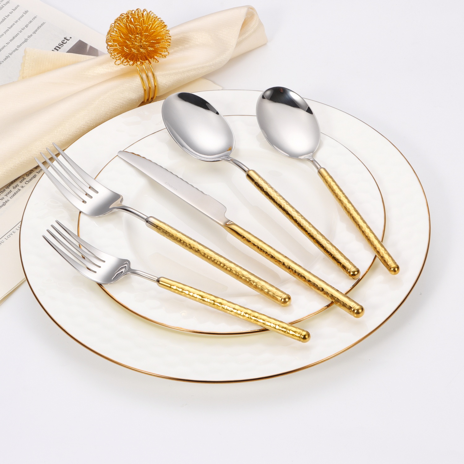 20 pc flatware set - Graduating - Hammered Round Handle